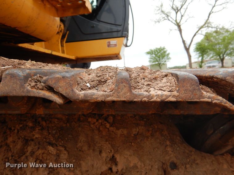 image for item HL9428 2011 John Deere 225D LC  excavator