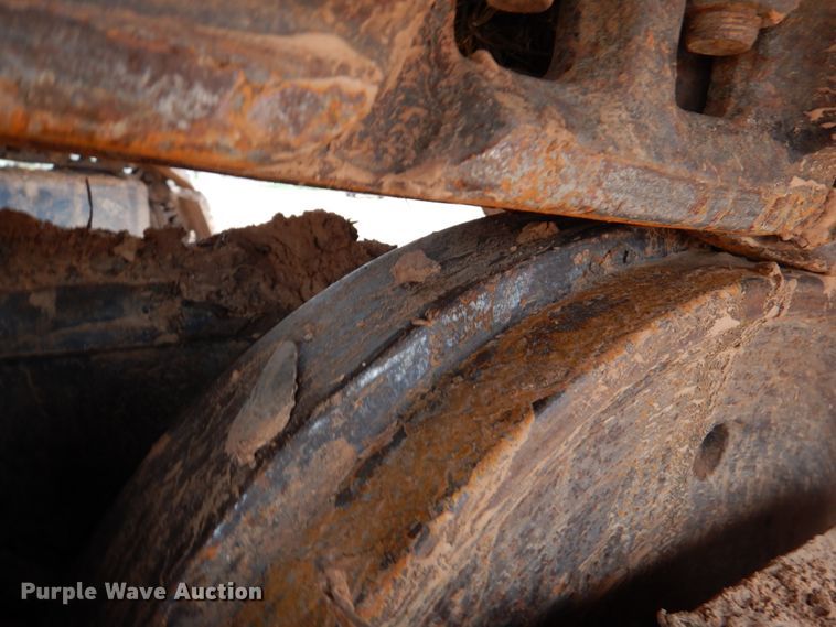 image for item HL9428 2011 John Deere 225D LC  excavator