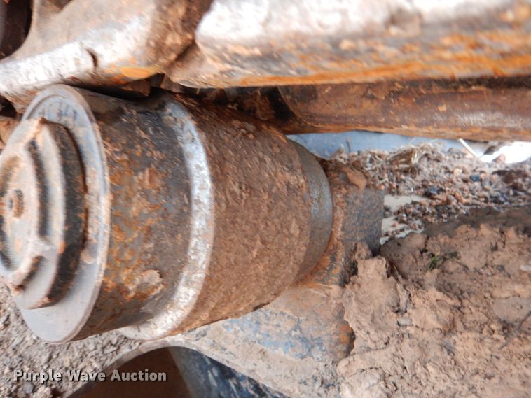 image for item HL9428 2011 John Deere 225D LC  excavator