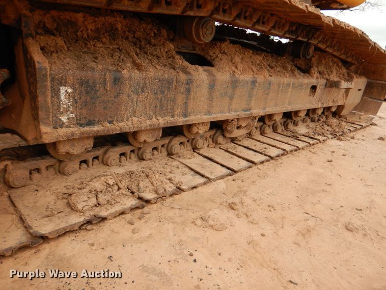 image for item HL9428 2011 John Deere 225D LC  excavator