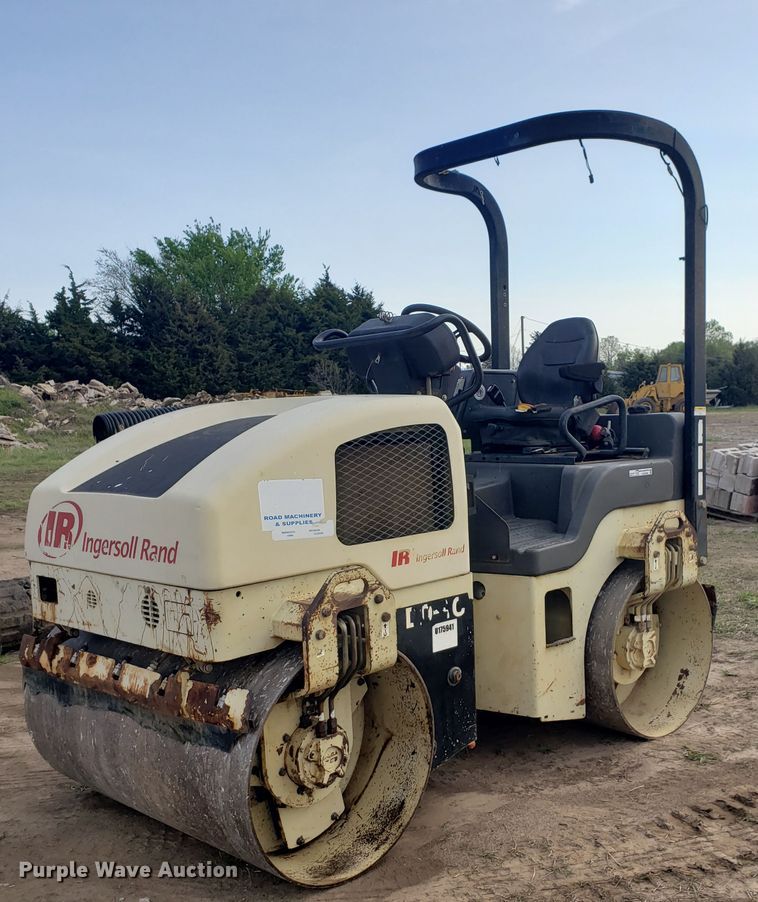 image for item HO9388 2006 Ingersoll Rand DD-30 Dura-Pac  double drum vibratory roller