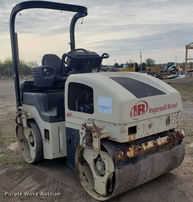 image for item HO9388 2006 Ingersoll Rand DD-30 Dura-Pac  double drum vibratory roller