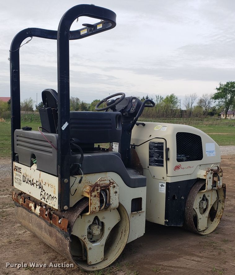 image for item HO9388 2006 Ingersoll Rand DD-30 Dura-Pac  double drum vibratory roller