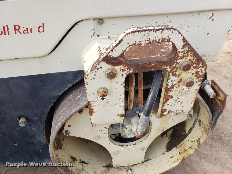 image for item HO9388 2006 Ingersoll Rand DD-30 Dura-Pac  double drum vibratory roller