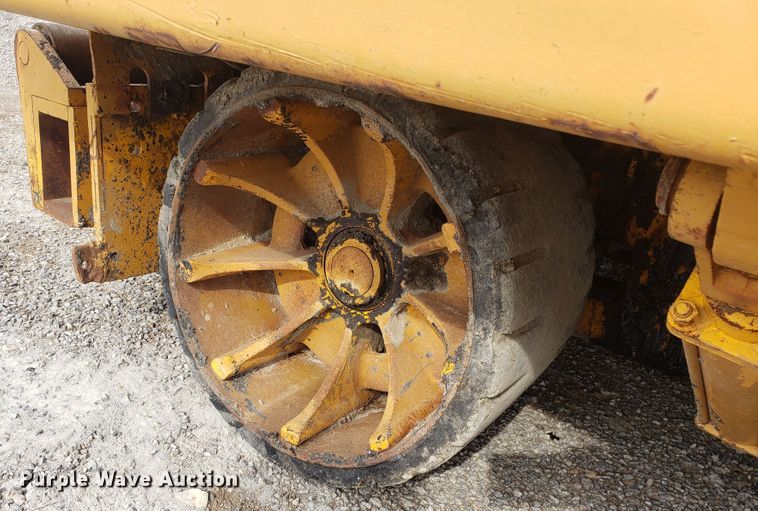 image for item HO9392 1980 Blaw Knox PF115  paver