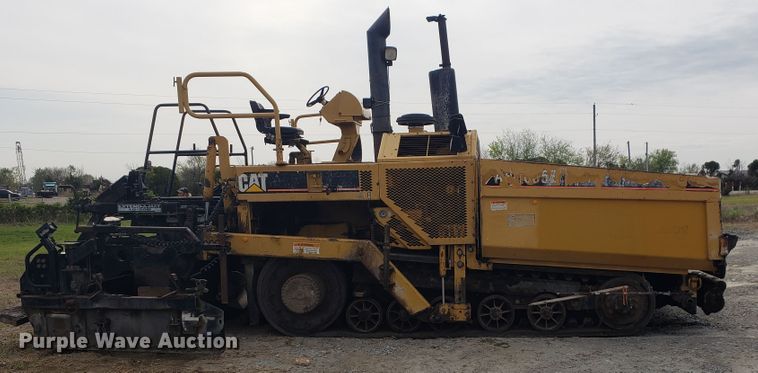 image for item HO9393 2001 Caterpillar AP-1055B  paver
