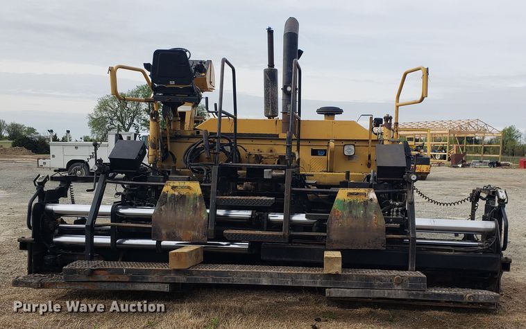 image for item HO9393 2001 Caterpillar AP-1055B  paver