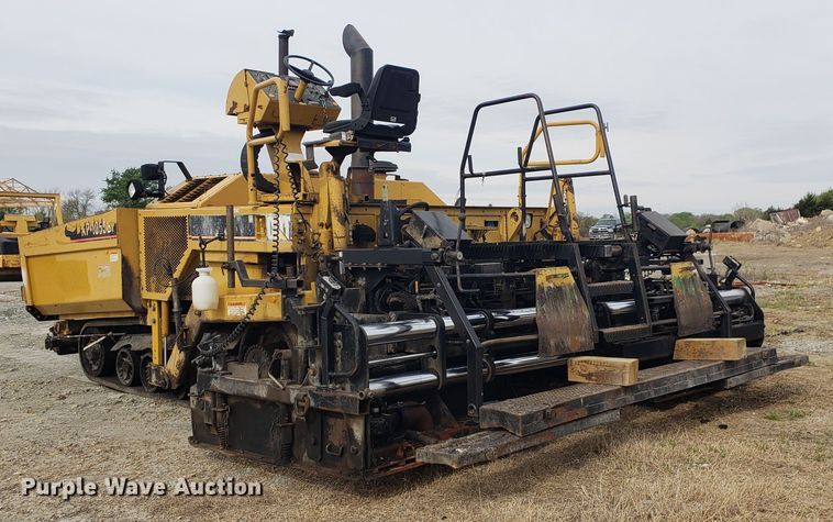 image for item HO9393 2001 Caterpillar AP-1055B  paver