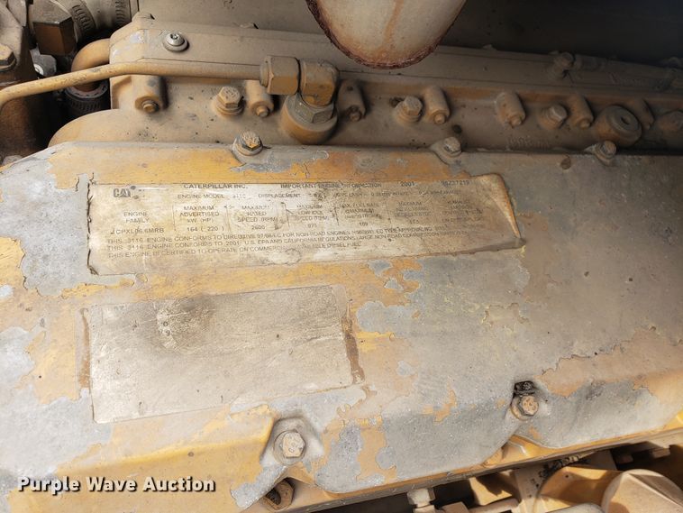 image for item HO9393 2001 Caterpillar AP-1055B  paver