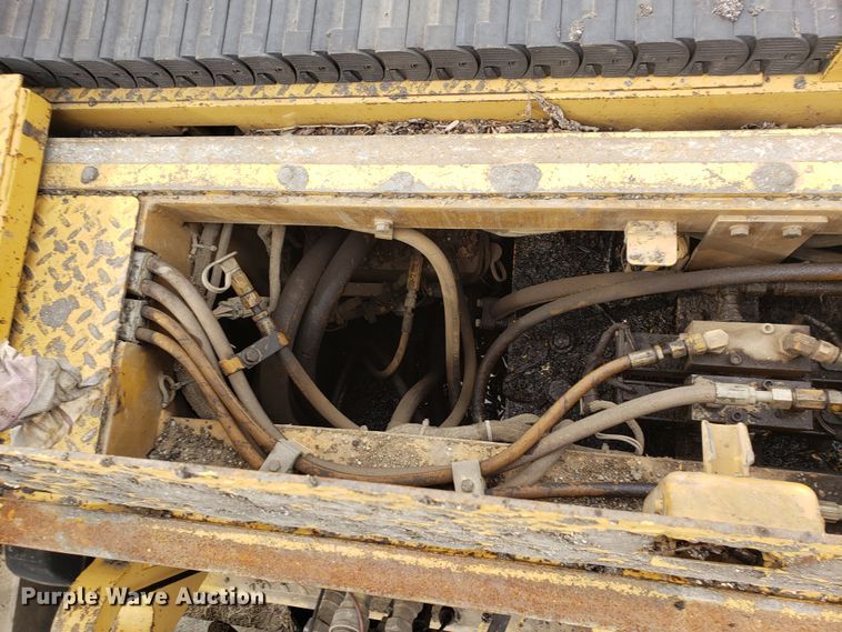 image for item HO9393 2001 Caterpillar AP-1055B  paver