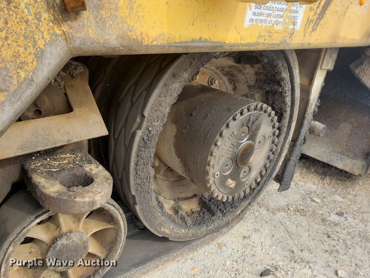 image for item HO9393 2001 Caterpillar AP-1055B  paver