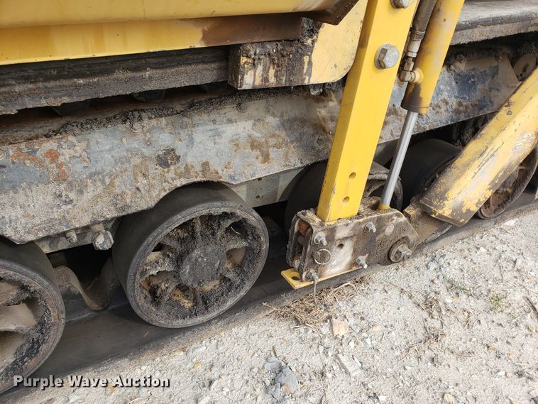 image for item HO9393 2001 Caterpillar AP-1055B  paver