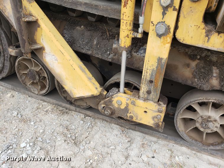 image for item HO9393 2001 Caterpillar AP-1055B  paver