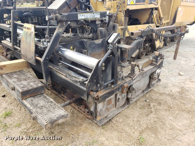 image for item HO9393 2001 Caterpillar AP-1055B  paver