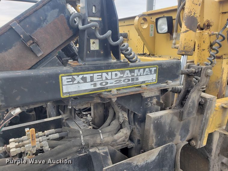 image for item HO9393 2001 Caterpillar AP-1055B  paver