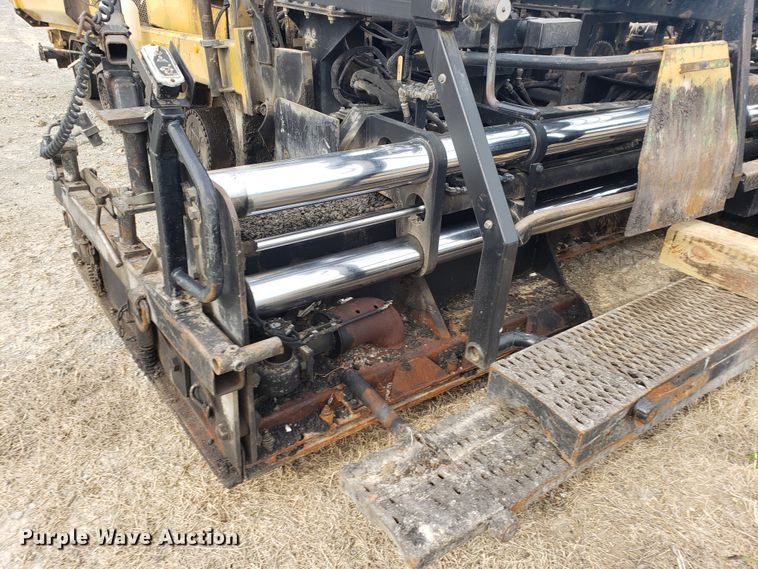 image for item HO9393 2001 Caterpillar AP-1055B  paver