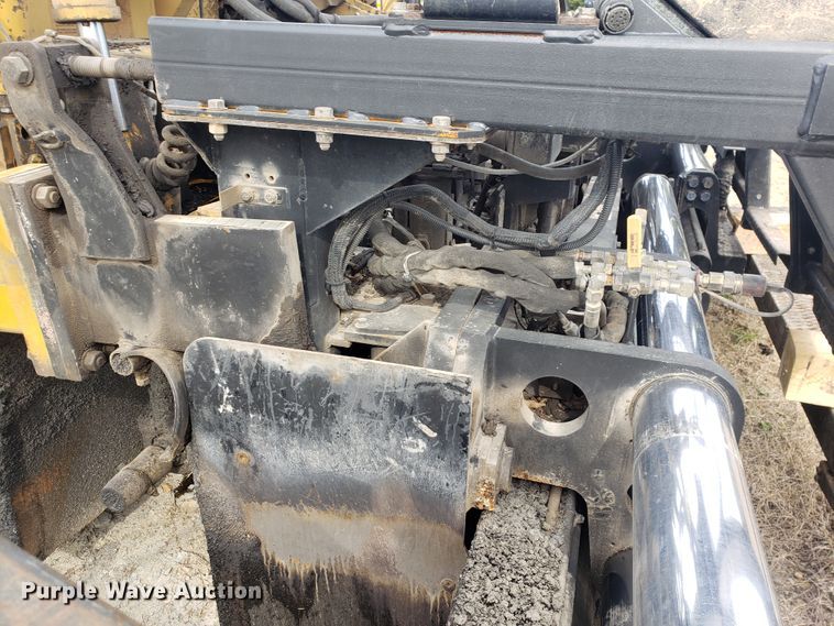 image for item HO9393 2001 Caterpillar AP-1055B  paver