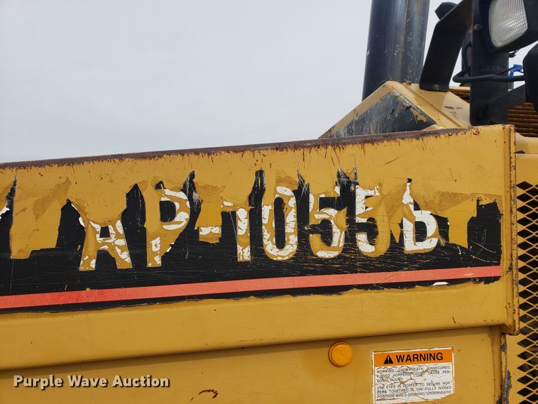 image for item HO9393 2001 Caterpillar AP-1055B  paver