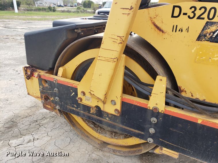 image for item HO9394 Hypac C778B  double drum vibratory roller