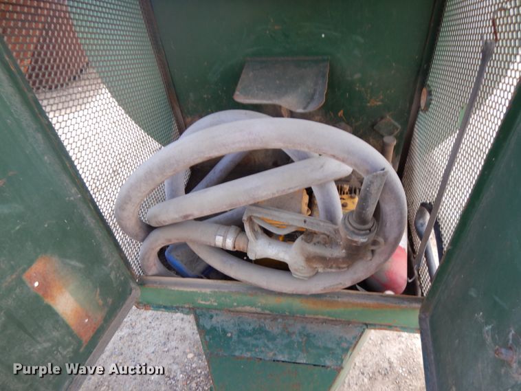 image for item HR9102 Fuel tank trailer