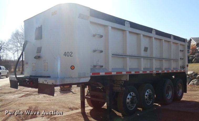 image for item HR9148 2000 East end dump trailer