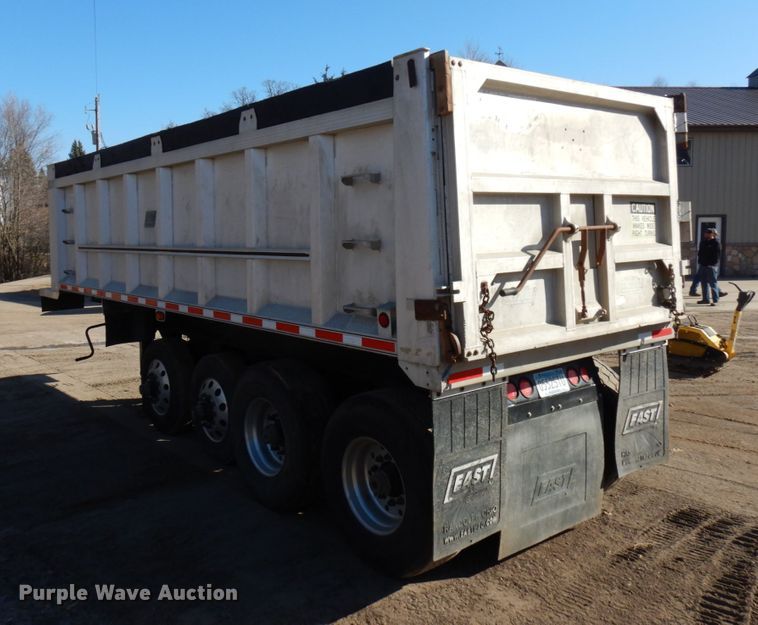 image for item HR9148 2000 East end dump trailer