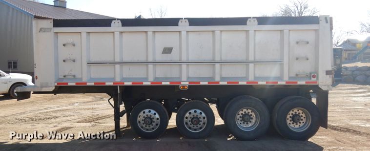 image for item HR9148 2000 East end dump trailer