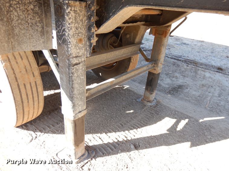 image for item HR9148 2000 East end dump trailer