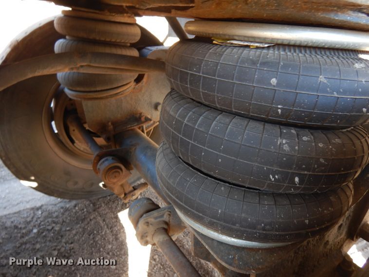 image for item HR9148 2000 East end dump trailer