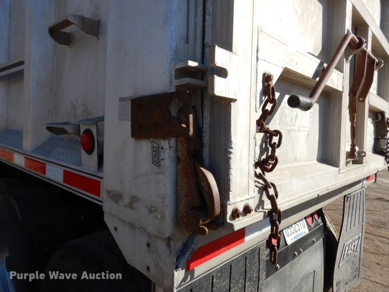 image for item HR9148 2000 East end dump trailer