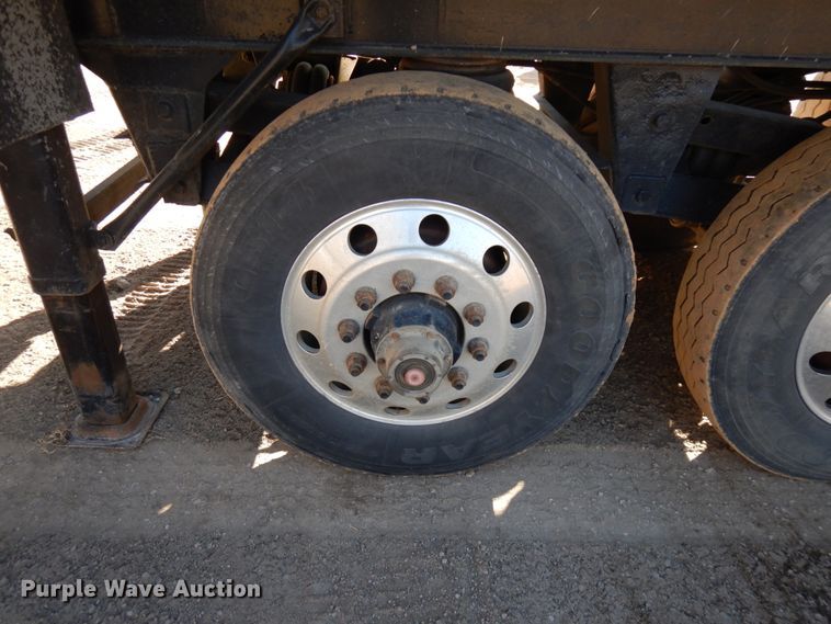 image for item HR9148 2000 East end dump trailer