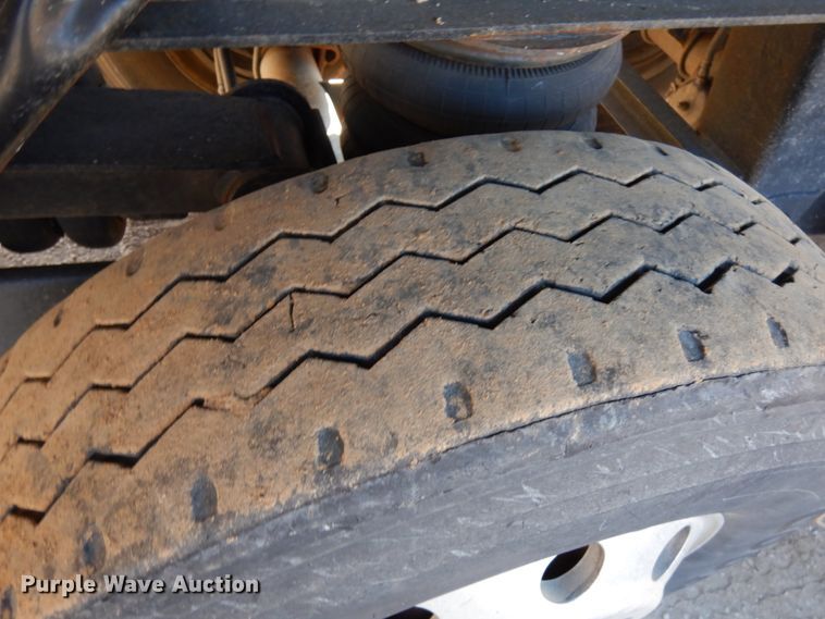 image for item HR9148 2000 East end dump trailer