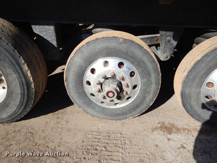 image for item HR9148 2000 East end dump trailer