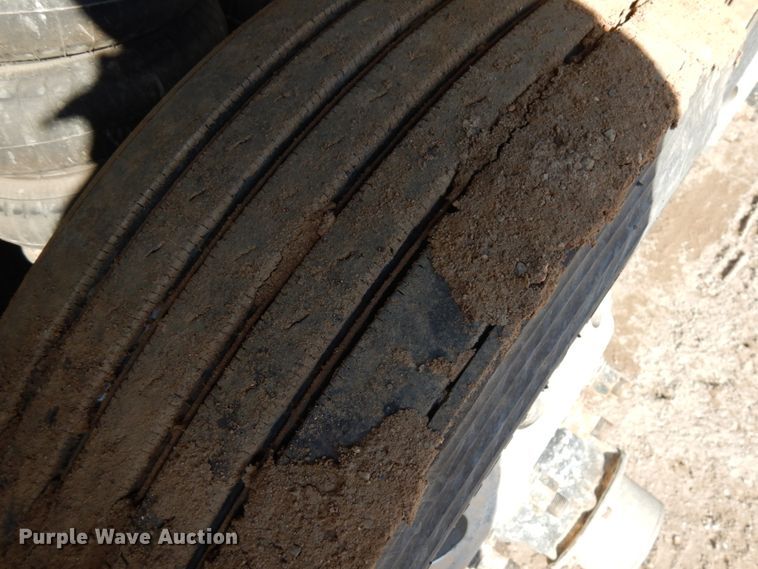 image for item HR9148 2000 East end dump trailer