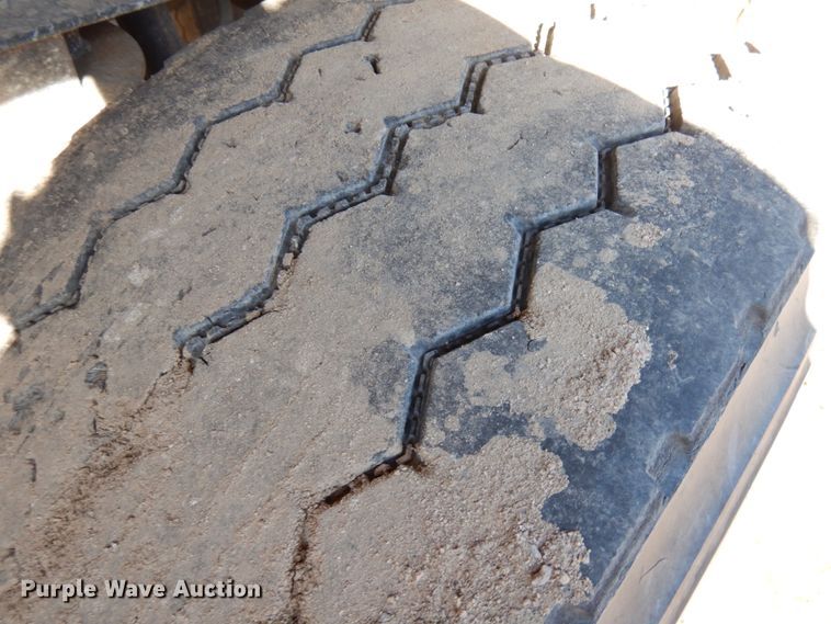 image for item HR9148 2000 East end dump trailer