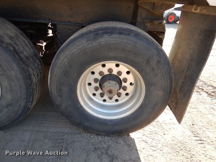 image for item HR9148 2000 East end dump trailer