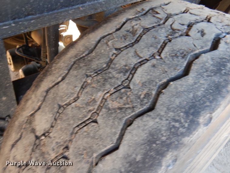 image for item HR9148 2000 East end dump trailer