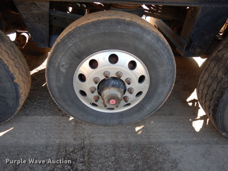 image for item HR9148 2000 East end dump trailer