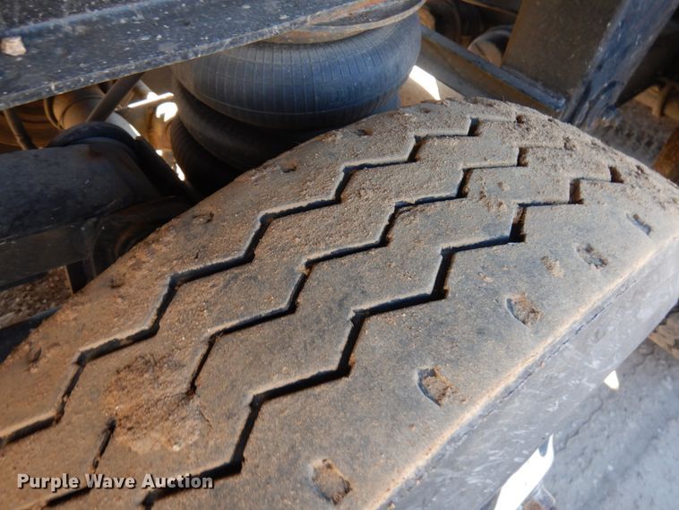 image for item HR9148 2000 East end dump trailer