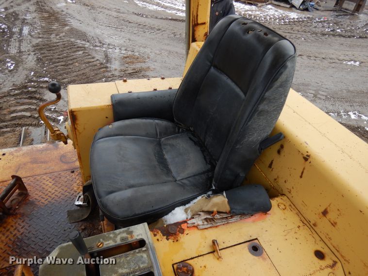 image for item HR9192 Caterpillar D6D  dozer