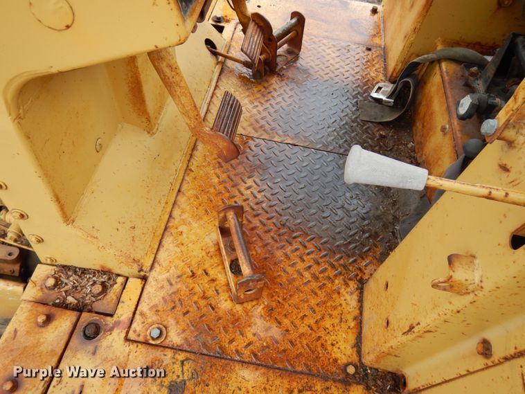 image for item HR9192 Caterpillar D6D  dozer