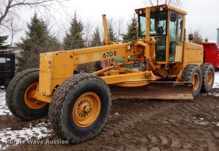 image for item HR9193 1990 John Deere 670B  motor grader