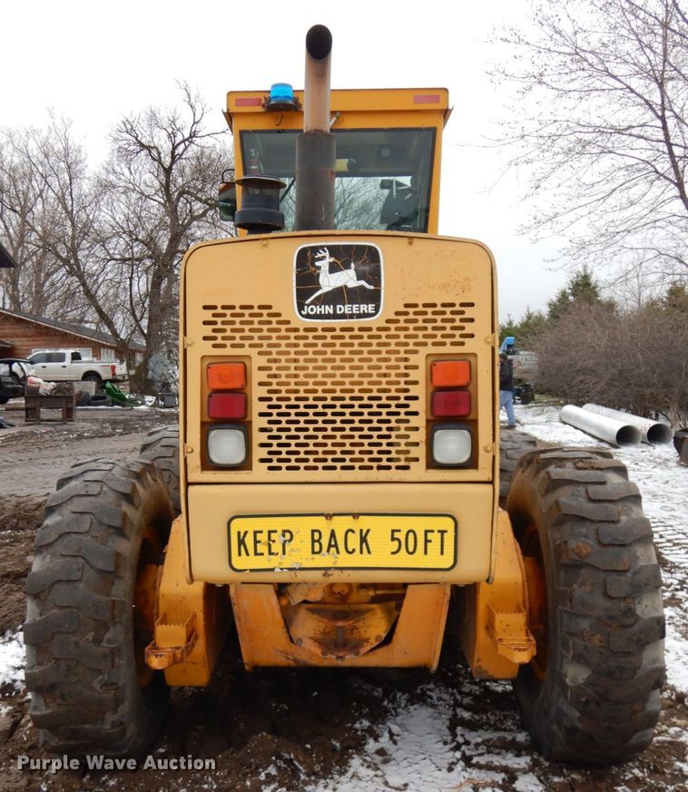 image for item HR9193 1990 John Deere 670B  motor grader