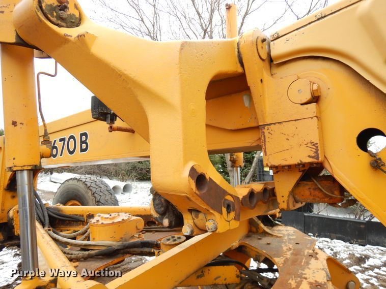 image for item HR9193 1990 John Deere 670B  motor grader