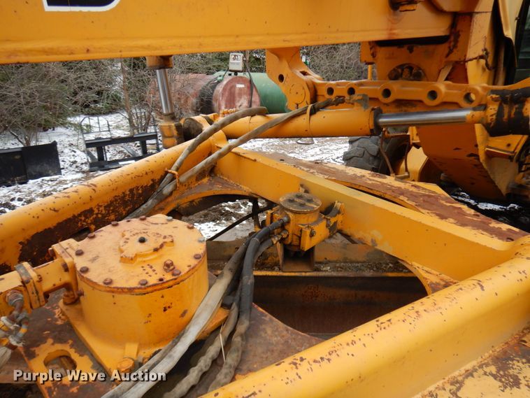 image for item HR9193 1990 John Deere 670B  motor grader