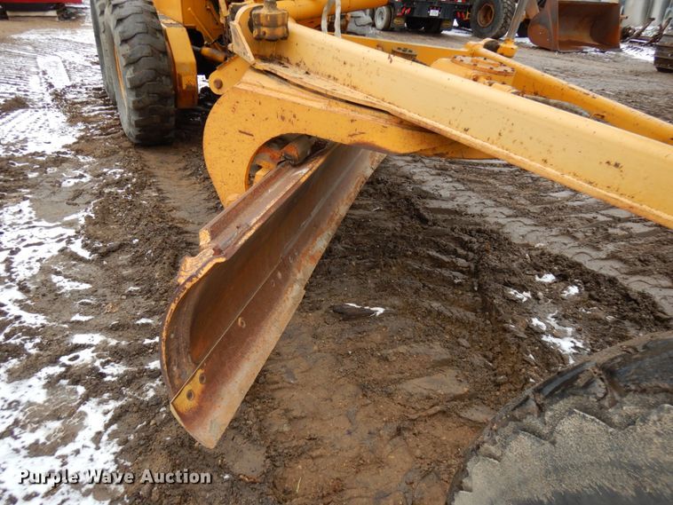 image for item HR9193 1990 John Deere 670B  motor grader