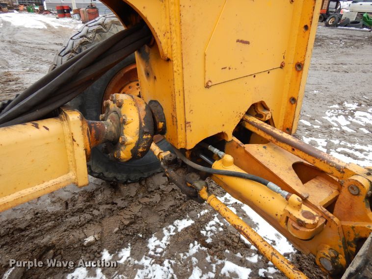 image for item HR9193 1990 John Deere 670B  motor grader