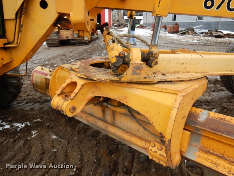 image for item HR9193 1990 John Deere 670B  motor grader