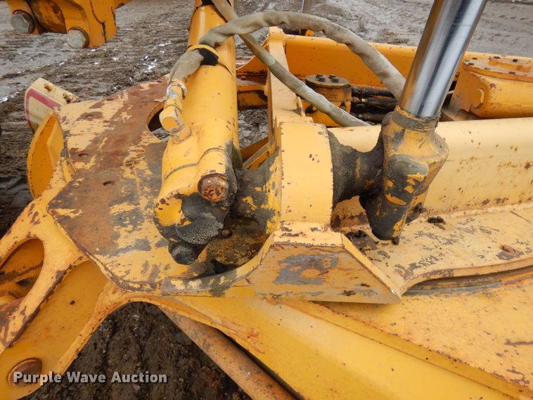 image for item HR9193 1990 John Deere 670B  motor grader