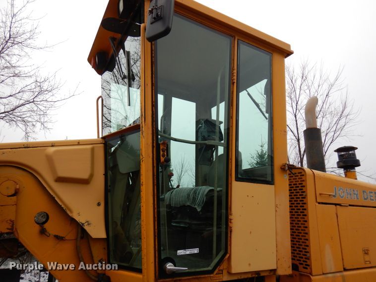 image for item HR9193 1990 John Deere 670B  motor grader